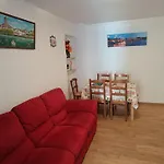 Ha-py Friends Apartment Campan